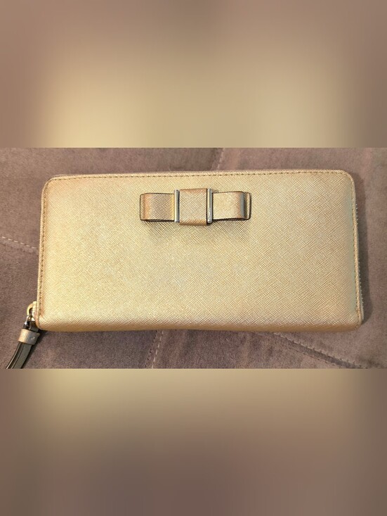 Coach Handbags - Vtg. Coach Gold Bow Accent Women's Clutch Wallet Gorgeous!!